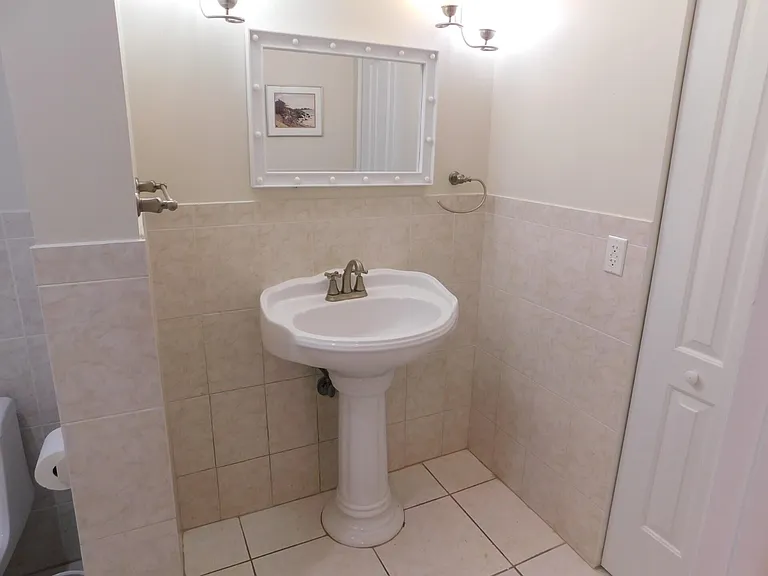 565 Piedmont Park #L — Photo 3