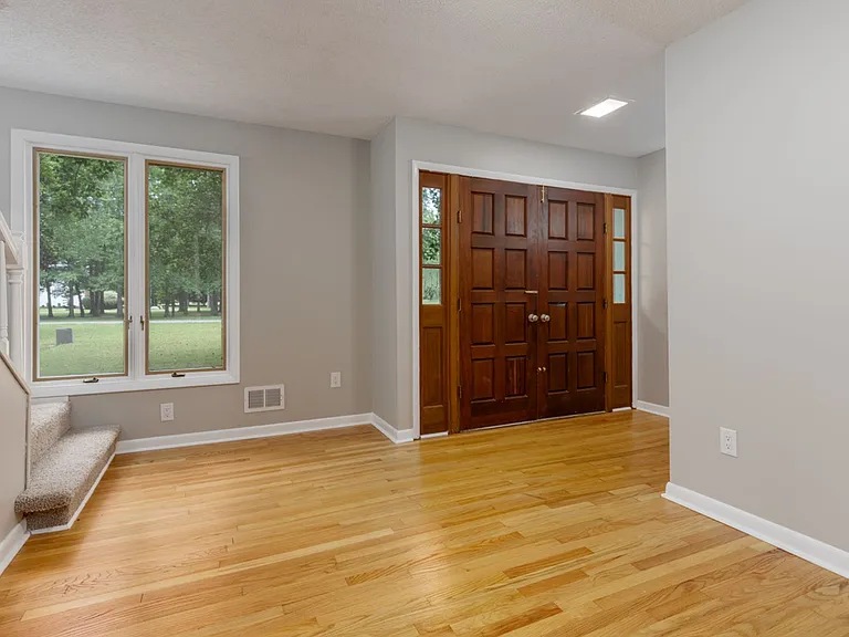 400 Derby Ln #2 — Photo 7