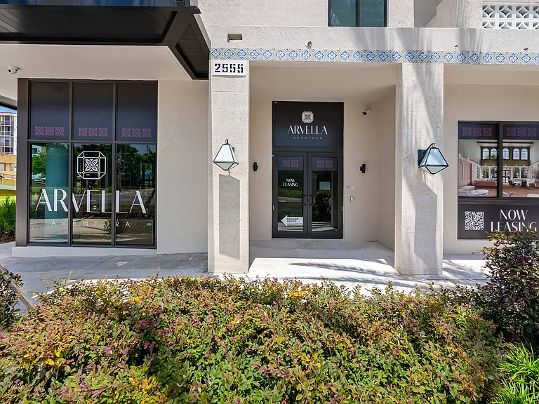 Arvella — Photo 100