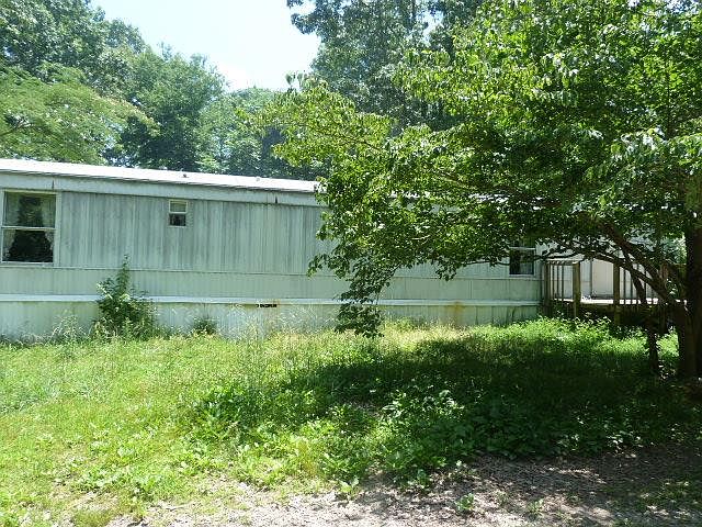 2nd image of 218 Elm Ln