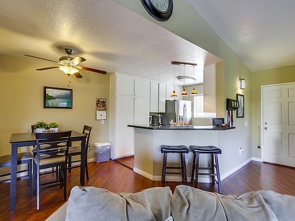3rd image of 7043 Camino Degrazia Unit 200