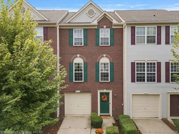 36450 Dominion Cir, Sterling Heights, MI 48310