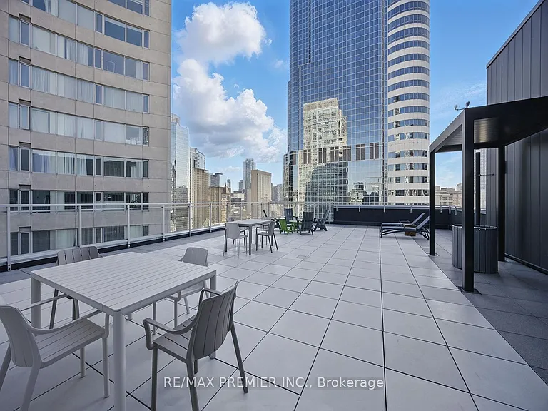 220 Victoria St #705 — Photo 29