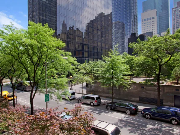 100 United Nations Plaza image 6 of 6