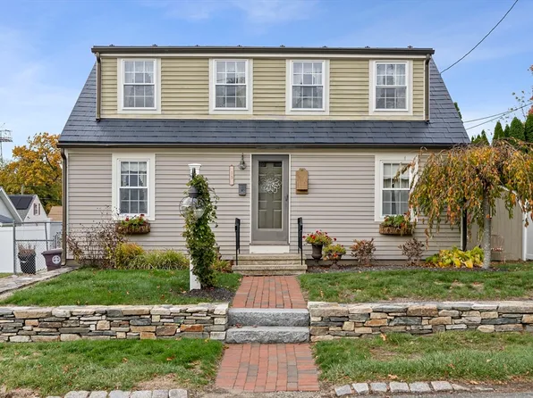 15 1st St, Weymouth, MA 02188