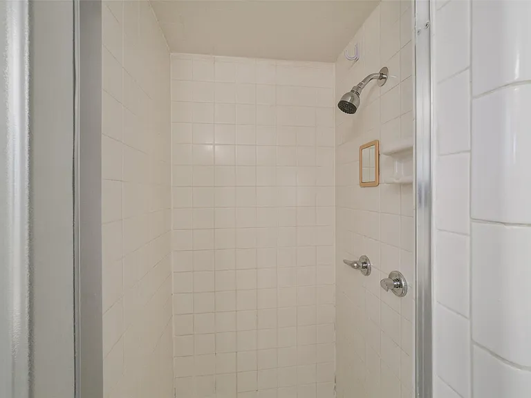 7818 Kleingreen Ln — Photo 38