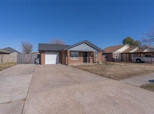 961 N Windermere Dr, Moore, OK 73160