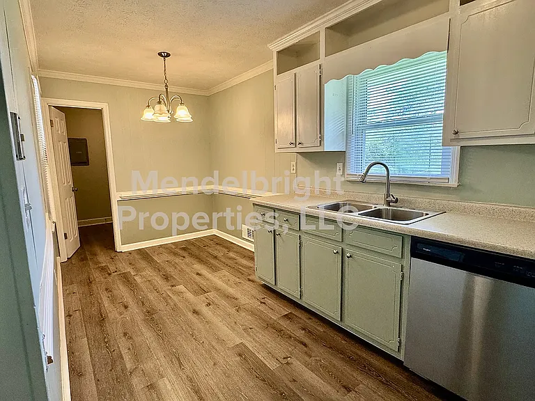 826 Tanner Rd — Photo 6