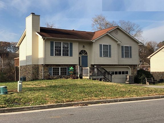 3rd image of 3114 Cedarmeade Dr
