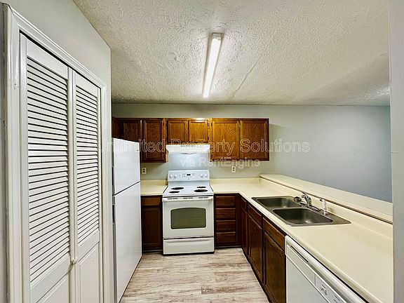 3rd image of 207 Sunn Aire Ct APT C