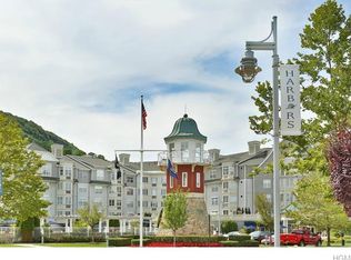 1324 Round Pointe Dr, Haverstraw, NY 10927