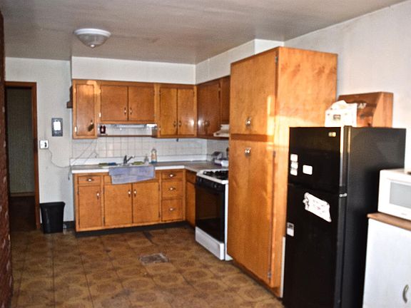 5th image of 2626 Kenwood St