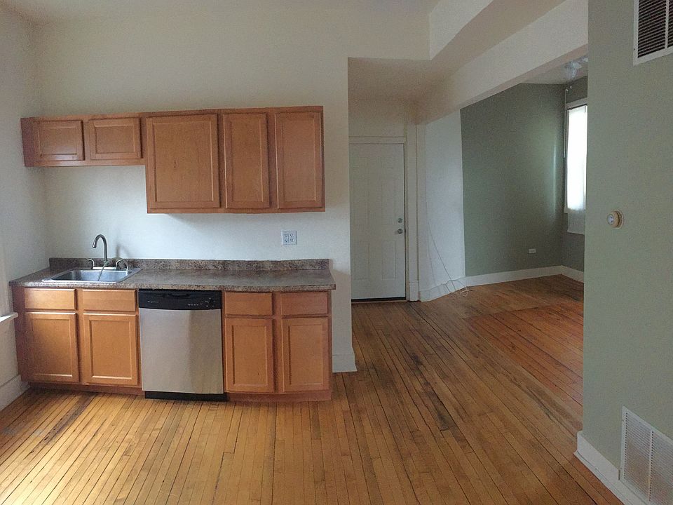 1st image of 846 N California Ave #2