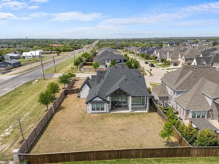 4428 Mill Pond Dr — Photo 30