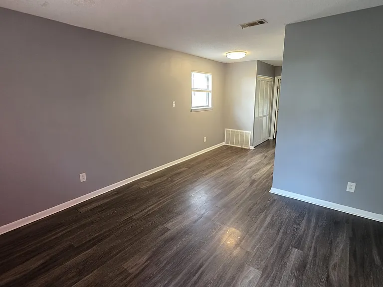 9 Meredith Ct #5 — Photo 1