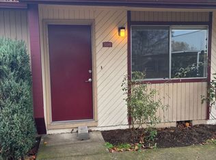 1 Bedroom 1 Bathroom at Hollywood Park Apartments, Salem, OR 97305