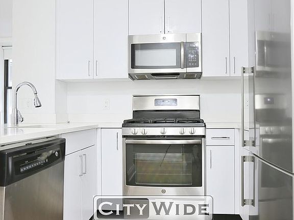 4th image of 200 W 58th St APT 4E
