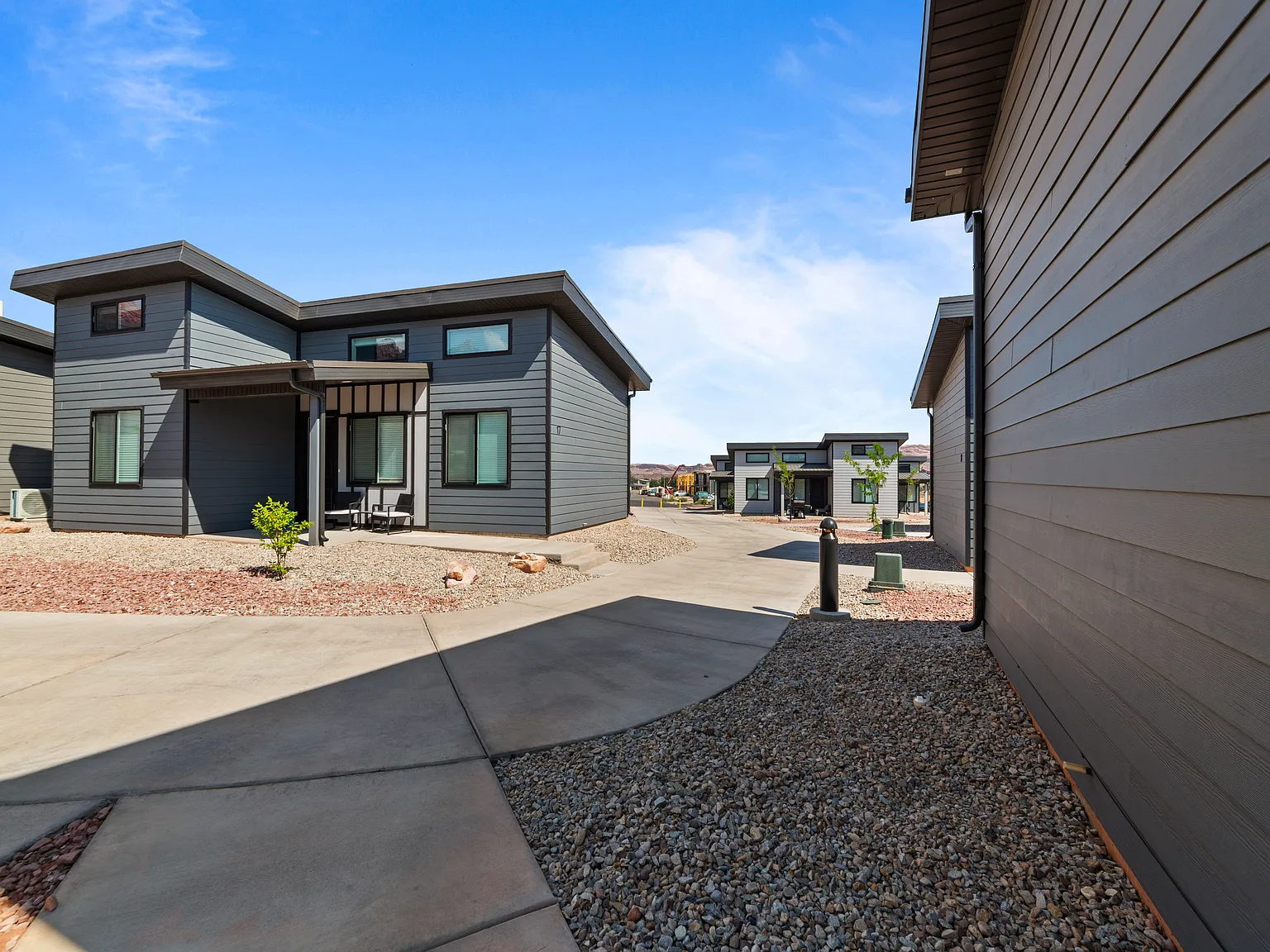 2 bed, 785 sqft, $1,690 — Photo 2