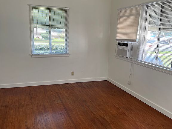 2nd image of 1230 N Screenland Dr