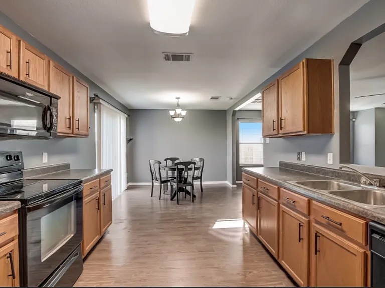 707 Perseus Dr — Photo 9