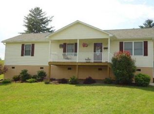 1119 Curve Rd, Pearisburg, VA 24134
