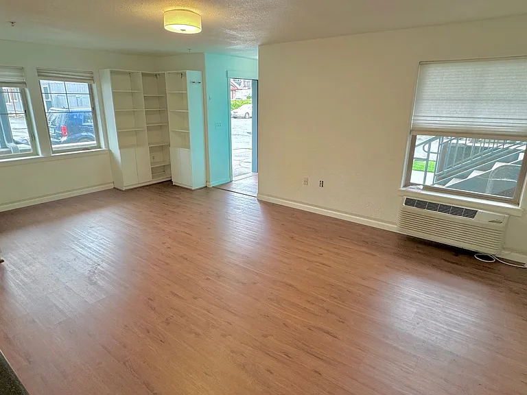 9837 NE Irving St #301 — Photo 3