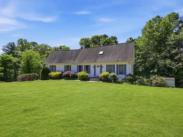 30 Cara Ln, Westfield, MA 01085