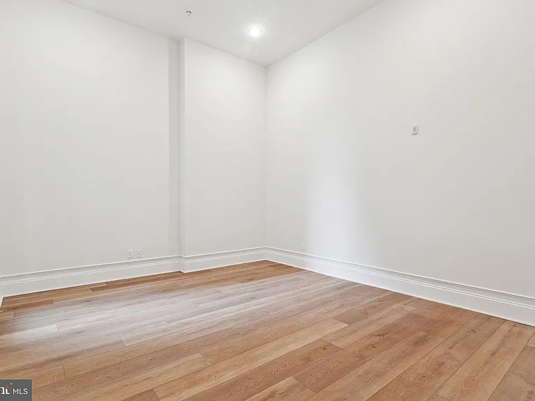1822 Chestnut St #3R — Photo 23
