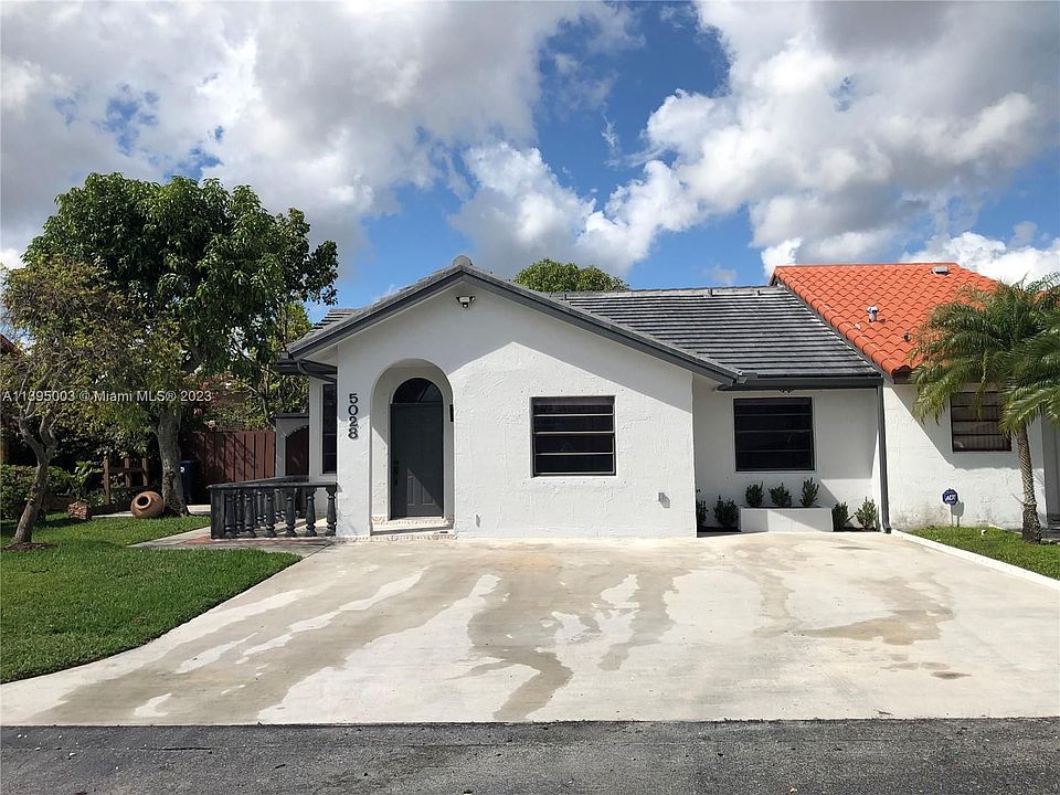 1st image of 5028 SW 145th Ave #0