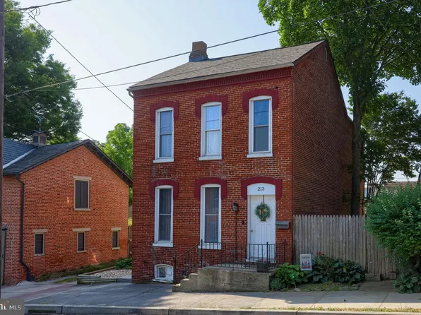 213 Locust St, Wrightsville, PA 17368