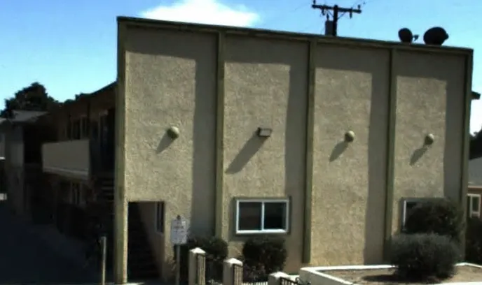 944 N Vine Ave #2