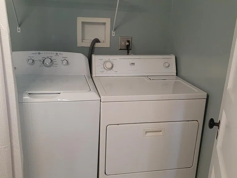 38 E Union St #UPPER — Photo 17