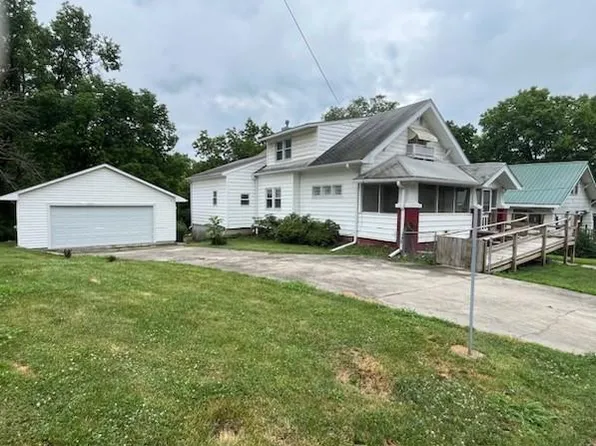 138 S Main St, Trenton, MO 64683