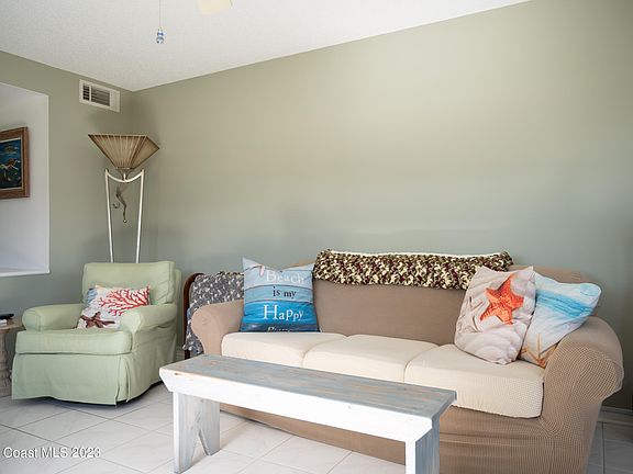 4th image of 99 Spring Lake Dr APT 101