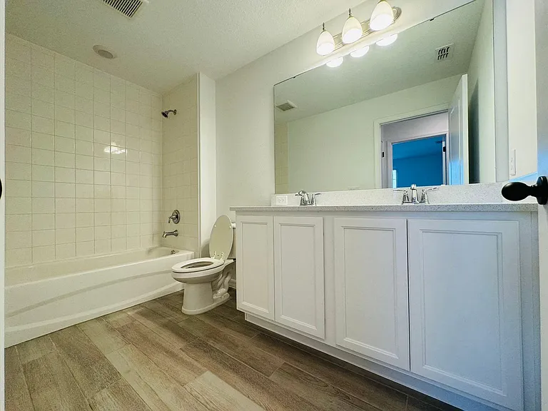 2175 Derwent Dr — Photo 16