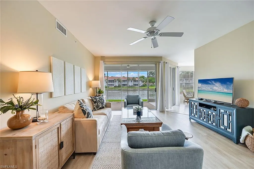 2 bed, 2.0 bath, 1633 sqft, $7,700 — Photo 3