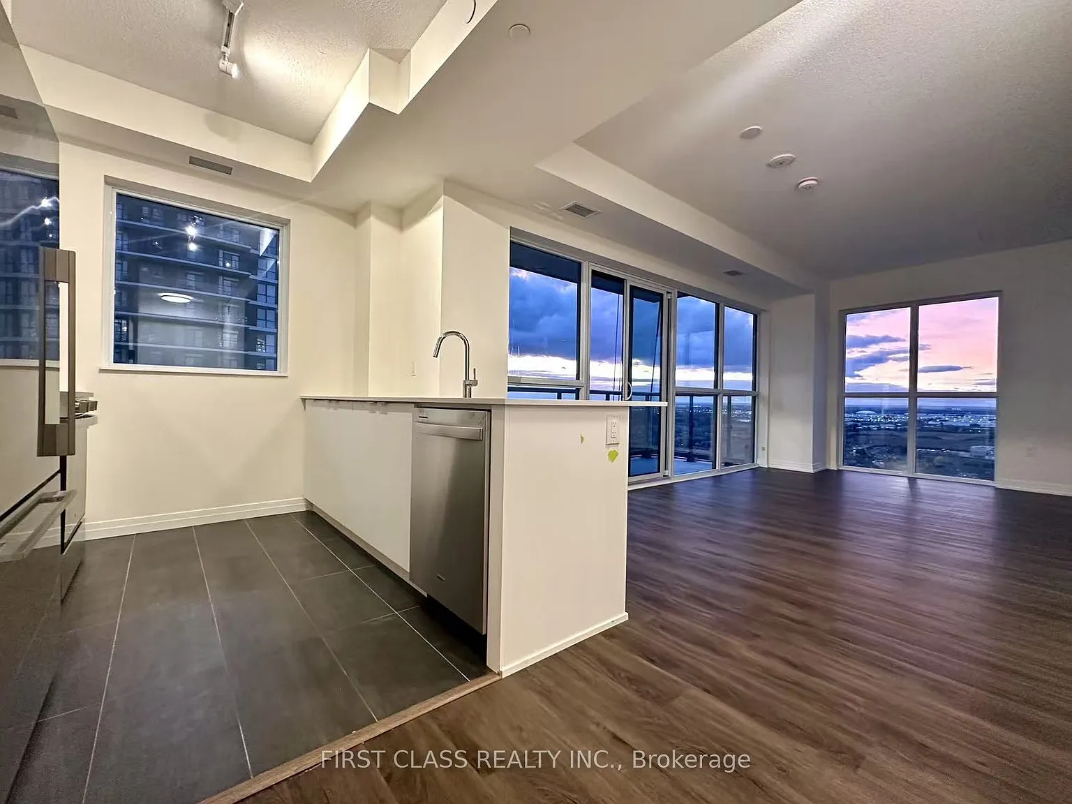 3 bed, $3,000 — Photo 3