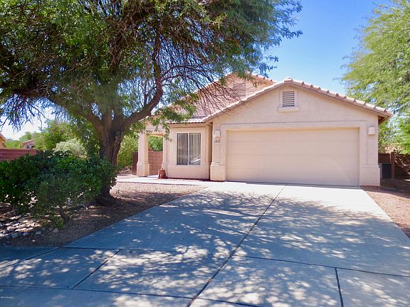2nd image of 2913 N Gold Creek Pl