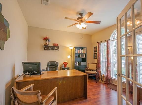 3rd image of 300 Harvest Bend Dr
