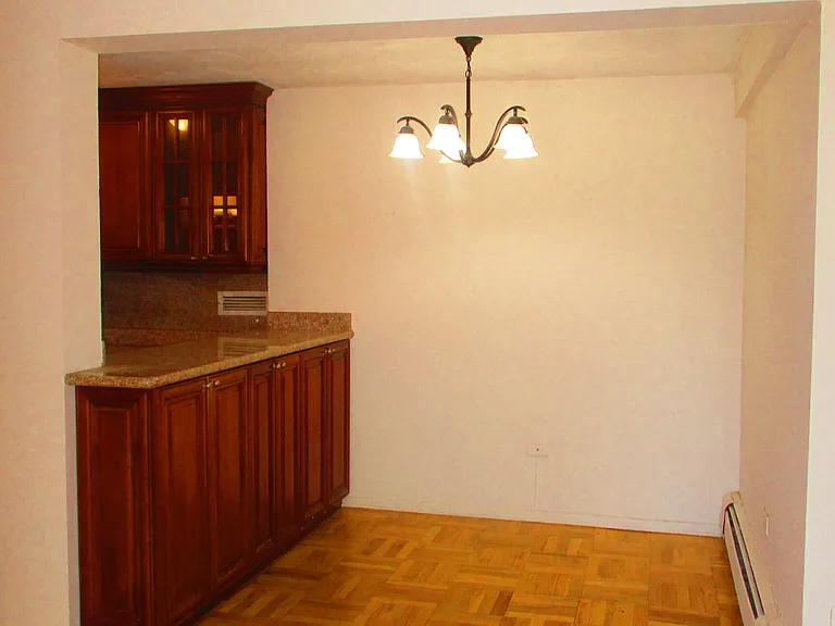 87 Glenbrook Rd #2E — Photo 7