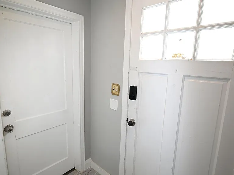 2952 Sollers Point Rd #B — Photo 8