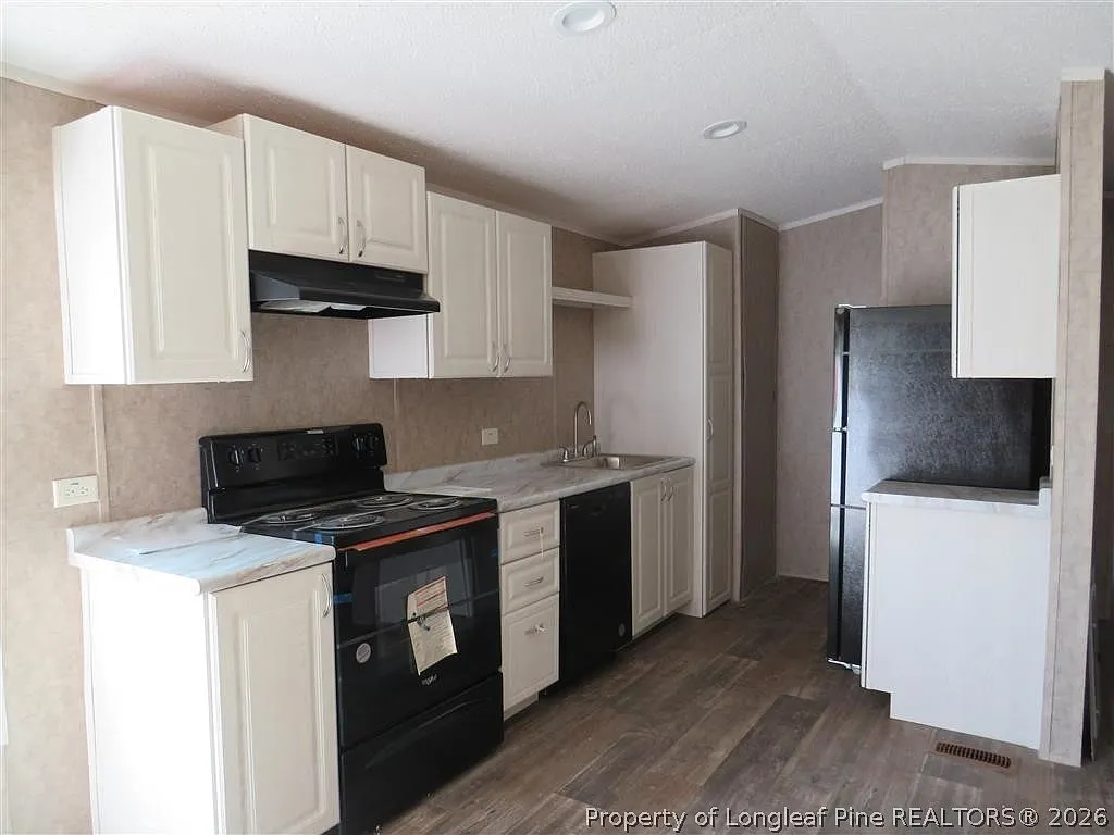 3 bed, 2.0 bath, 864 sqft, $1,000 — Photo 2