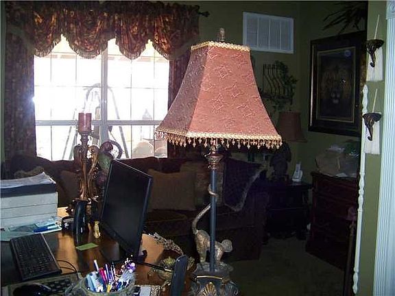 4th image of 221 C St