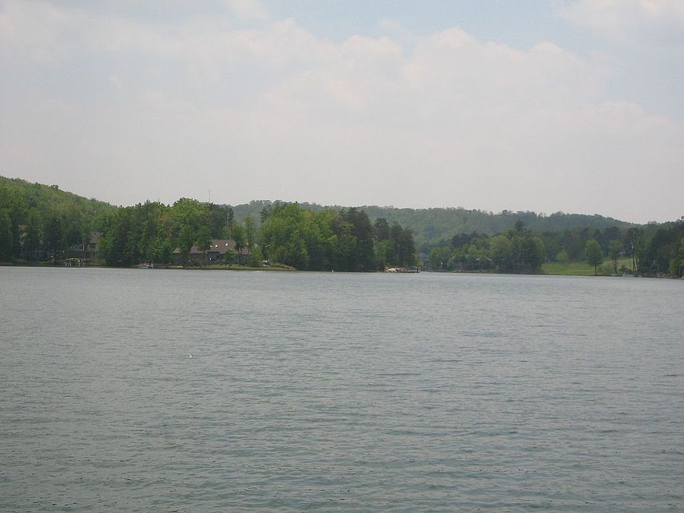 2nd image of 62 Chelteham Ln