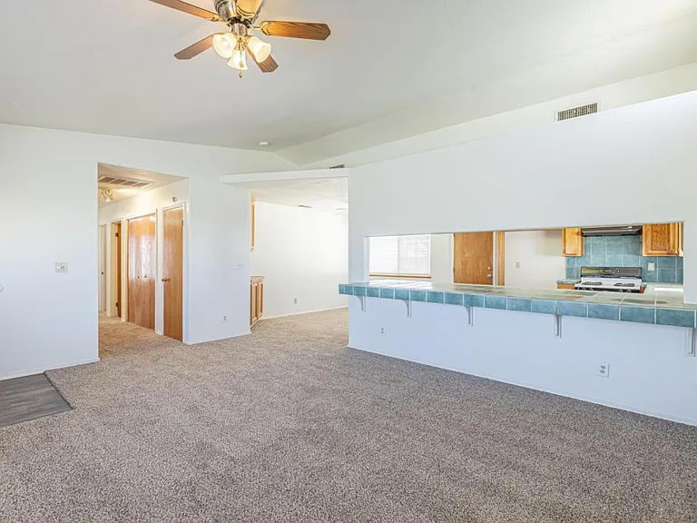 6940 Quezon Ave — Photo 10