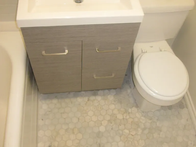 808 N Detroit St #1/2 — Photo 11