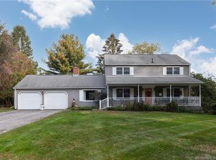9 Trumbull Rd, Waterford, CT 06385