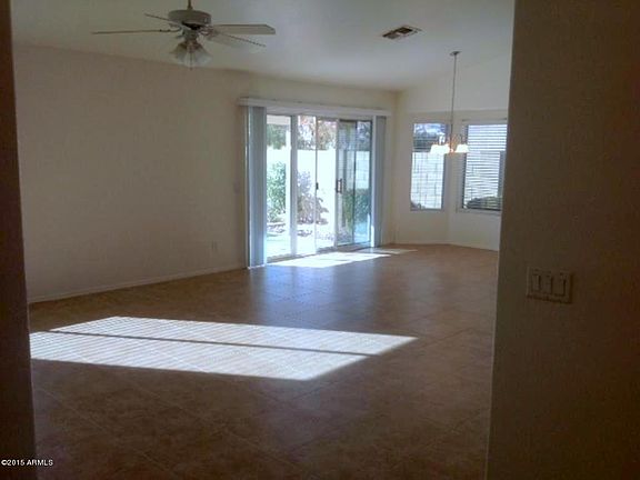 4th image of 107 W Wahalla Ln