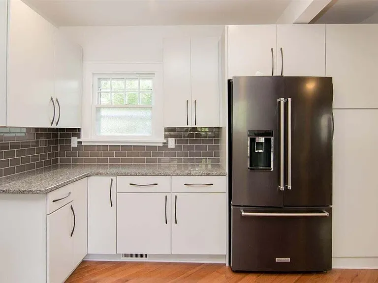 1435 Broadway St — Photo 12