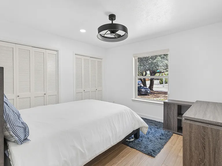 3908 Royal Ln — Photo 17